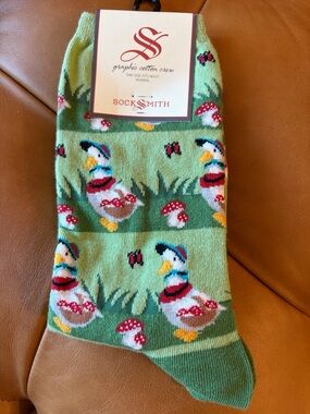 Women's Graphic Cotton Crew Socks NWT “ foraging goose”